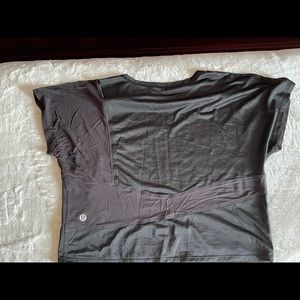 Lululemon cropped tee